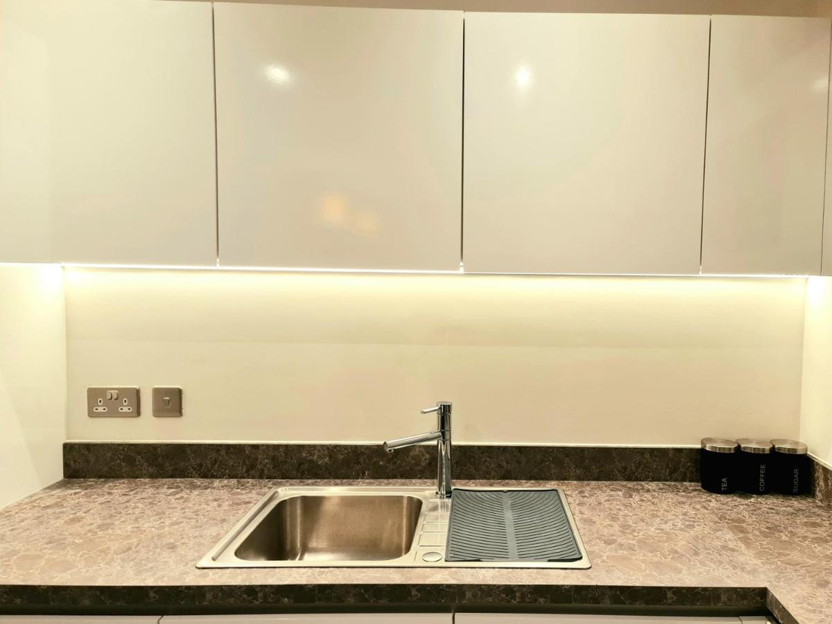 Exquisite Cosy 2-Bed Apartment In Salford Manchester Exteriör bild