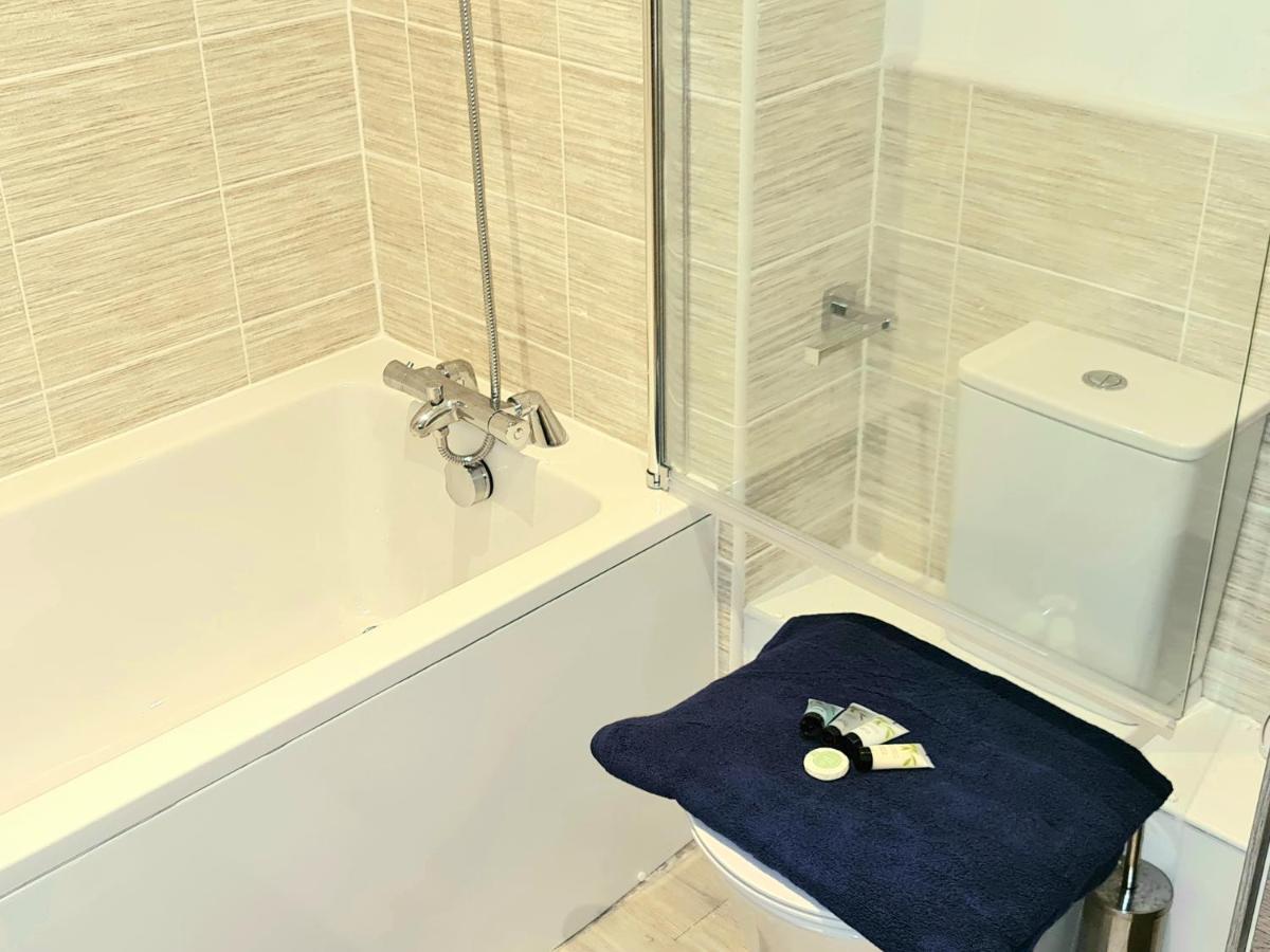 Exquisite Cosy 2-Bed Apartment In Salford Manchester Exteriör bild