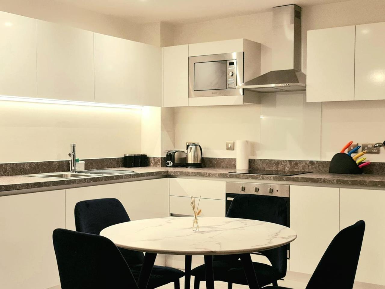Exquisite Cosy 2-Bed Apartment In Salford Manchester Exteriör bild