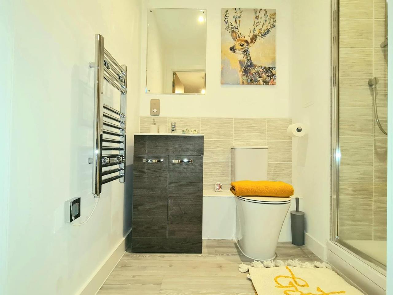 Exquisite Cosy 2-Bed Apartment In Salford Manchester Exteriör bild