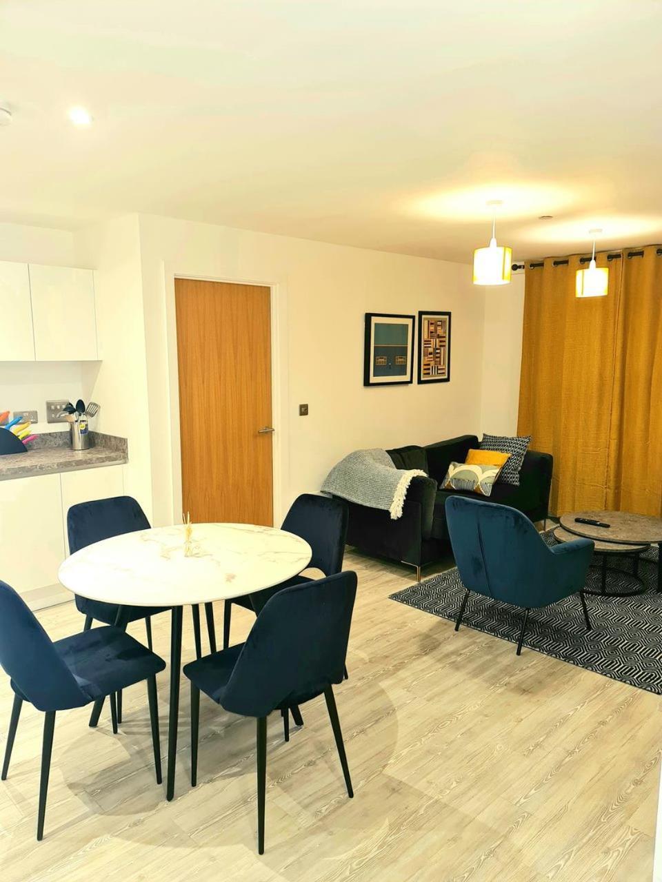Exquisite Cosy 2-Bed Apartment In Salford Manchester Exteriör bild